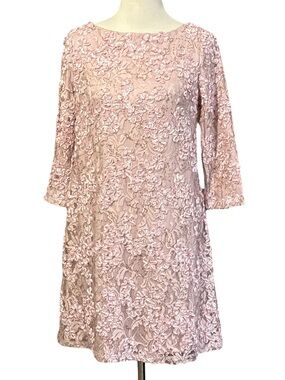Jessica Howard Dusty Pink Lace Shift Dress with Floral Appliqué size 10